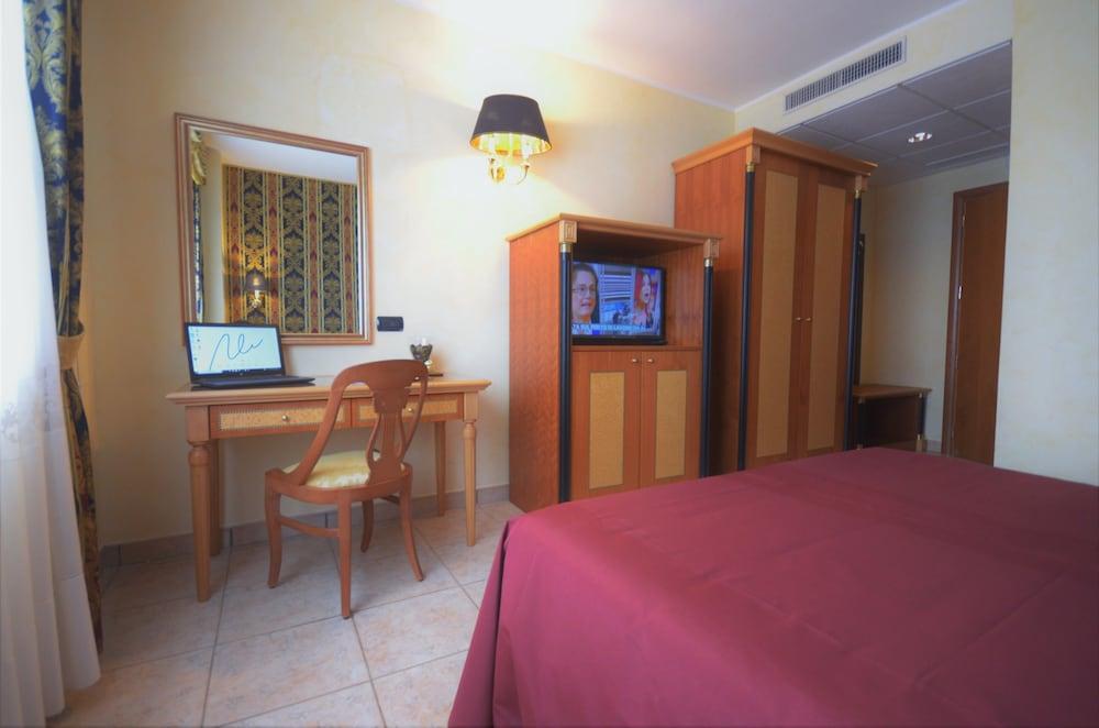 San Giovanni Rotondo Palace - Alihotels ภายนอก รูปภาพ